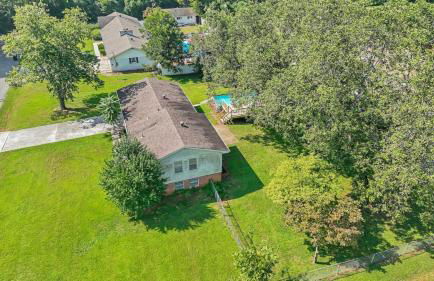 The Retro Pad - Large Yard and Foosball Table - Photo 25