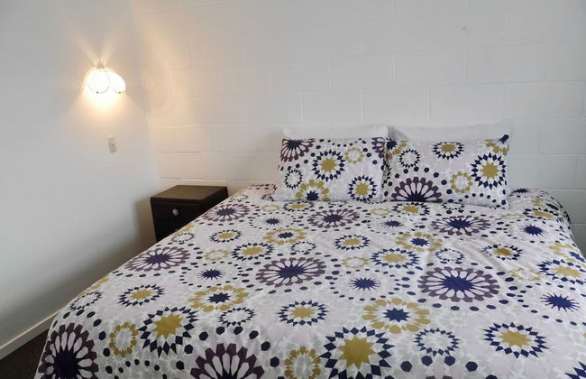 Raglan Palm Beach Motel - Photo 11