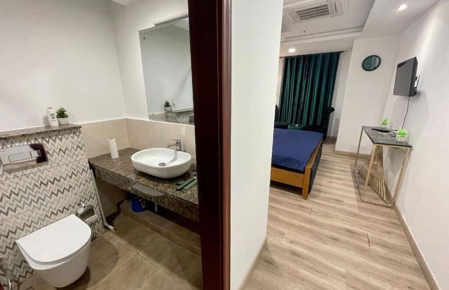 Air Reside Residency Apartment - Photo 27