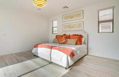 Relax Poolside! Home 6 Mi to Camelback Ranch - Foto 23