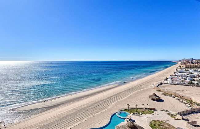 Oceanfront Vibes Iconic Beachside Getaway - Foto 31