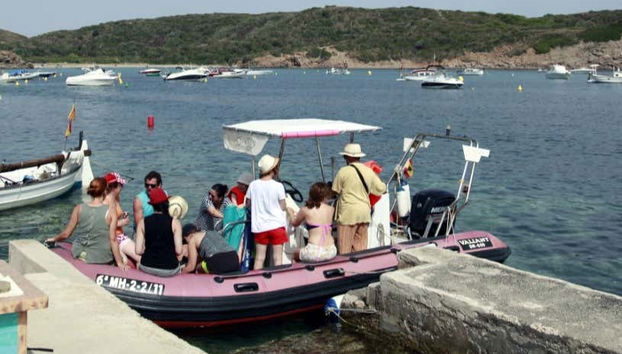 Colom Island Speedboat Trip - Photo 5, Setting sail for Colom Island