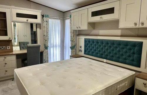 Davies Caravans on Oakdene Forest Park 3 bedroom holiday lodge home - entertainment passes included - Foto 9