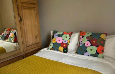 Serene Moroccan - Inspired Retreat in Classic Kensal Green - Photo 9