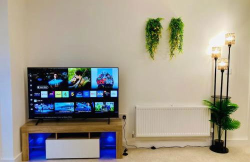 2 Bedroom Luxury Apartment! City Center with Free Parking! - Foto 14