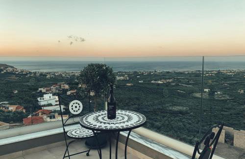 King Crimson Luxury Apartments - Photo 2