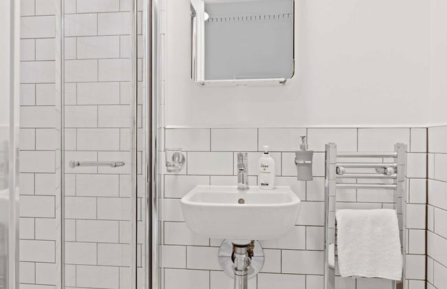 Refined, Light 1 Bed Apt w Balcony in Brixton - Foto 23