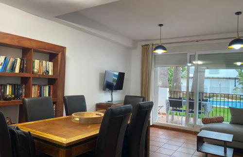 ADOSADO EN LA PLAYA - Foto 14