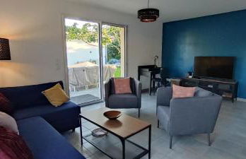 2 Maisons de 3 et 2 chambres avec grande piscine commune - Foto 7