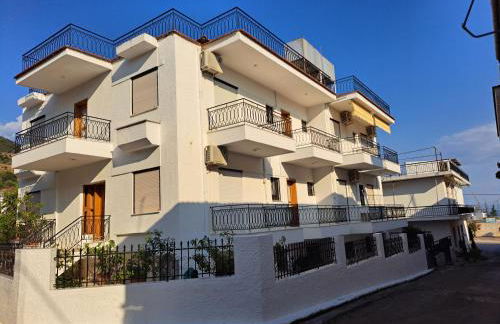 ARTEMIS and FILLO - Photo 1