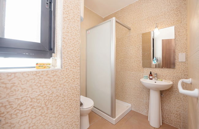 Harbour Lights Seafront Penthouse by Getaways Malta - Foto 25