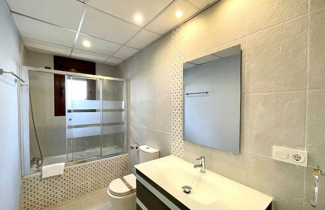 Sunlit Villa Near Golf - Foto 22