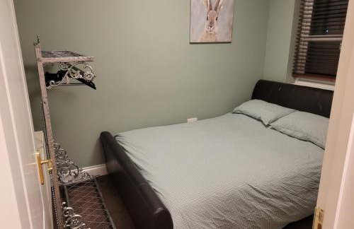 Detached luxury 5 bed house, lanscaped garden, fire pit, parking, can sleep families or workers - Foto 27