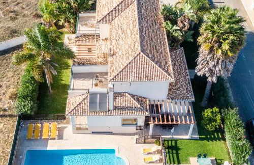 Villa Cordeiro - Heated Pool - Free wi-fi - Air Con - Foto 7
