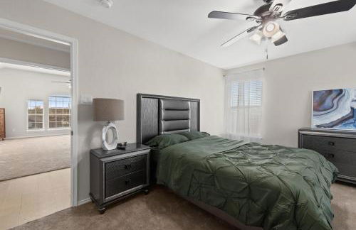 Spacious 5-bedroom villa in welcoming Burleson with WiFi, AC - Foto 64