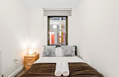 Modern 3-Bed Penthouse with Terrace & Gym, Near Canary Wharf, Weekly deals - Foto 34