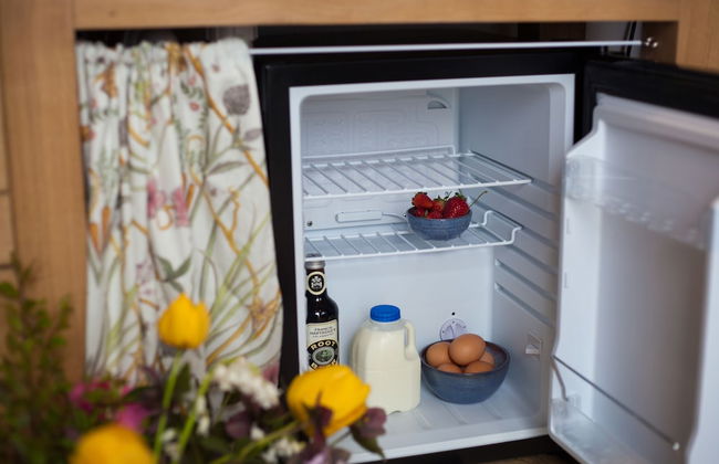 Luxury Shepherd's Hut Style Cabin With Views - Photo 16