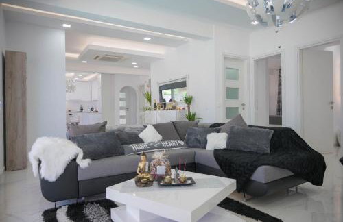 6 Bed Villa - Sleeps 15 - Pets - Pool - Jacuzzi - Foto 20