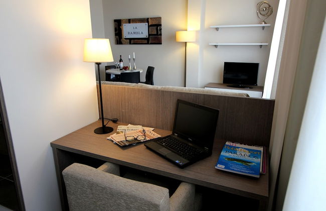 Pierre & Vacances Barcelona Sants - Foto 21