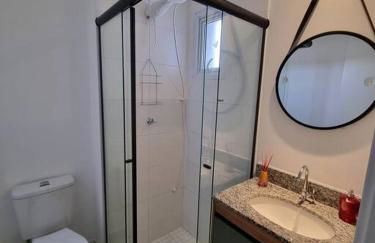 Ap10 Prático, confortável com wifi, piscina, rooftoop e academia em frente ao Metrô - Photo 5