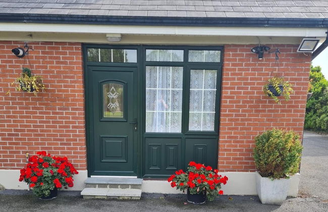 Charming 1-bed Apartment in Barefield - Photo 18