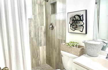 2 mins to Downtown Atlantic Ave-3 mins to Beach-600mbps-BBQ-Fenced Yard - Foto 12