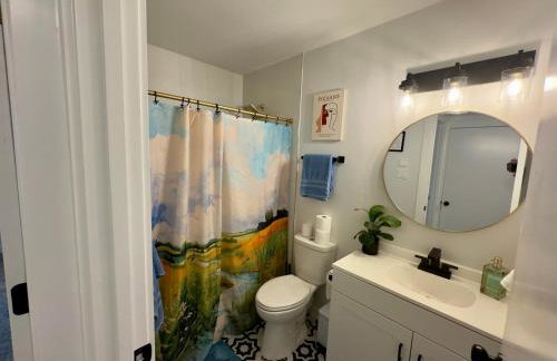 5 Star Stay Large Remodeled Modern 4BR Near UNT and TWU Sleeps 10 - Foto 19