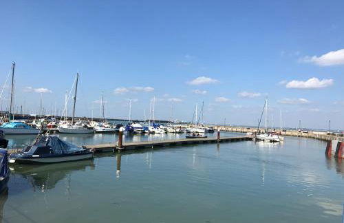 NEW Central Ryde Retreat, Melville Duplex, short walk to Beach Sleeps 6 - Foto 20