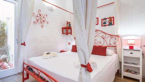 CHARMING HOUSE con doccia sensoriale e cortile interno - CENTRO STORICO - Foto 2