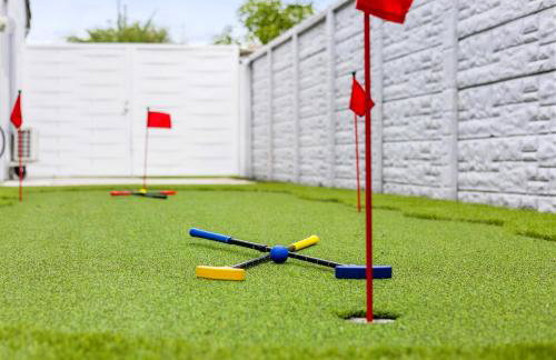 Spectacular Miami- Htd Pool,5 Bdrooms ,MiniGolf, Playground, Baby Items, BBQ - Photo 10