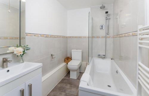 Snuggle Cove Apartments By Bella Vita Stays - Foto 17