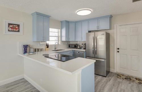 Walk to Shops and Eats, 3 Mi to Beach! Hollywood Gem - Photo 2