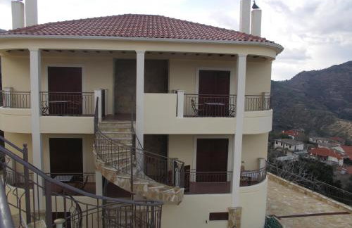 Kallisti Ξενώνας Διακοπτό-Καλάβρυτα - Foto 39