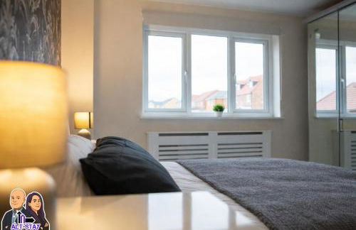 Kirkstall by Alt-Stay Contractor Accommodation - 4 Bed Contractor Home With Parking, Wi-Fi & Full Kitchen - Ideal For Long stays - Foto 1