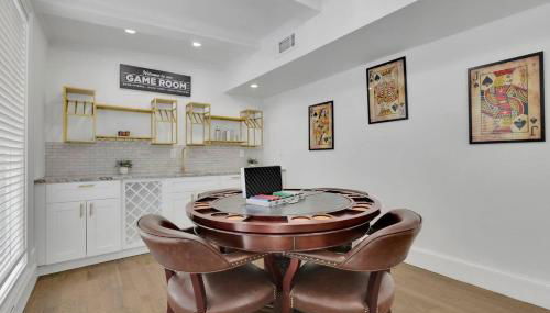 Luxury 7BR Buckhead Oasis w Pool Gameroom Firepit - Foto 5