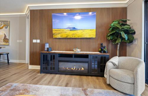 Upscale Lakeside Condo with Extraordinary Amenities at Topsider in Osage Beach 19mm - Photo 12