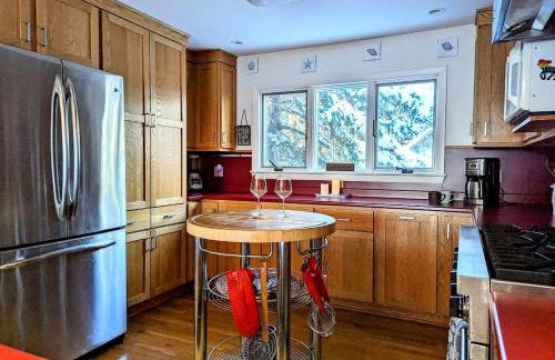 Idyllic Waterfront Cottage with Fire Pit Near Acadia National Park | Gouldsboro, Maine - Foto 8