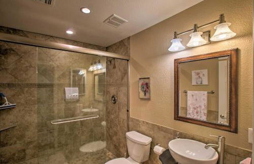 Group Getaway with Pool and Putting Green in Glendale - Foto 25