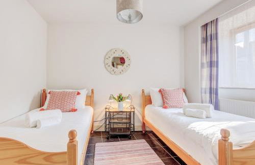 Long Barn - Photo 11