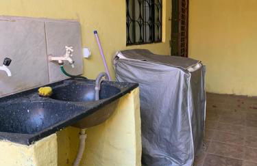 Casa Bem Aconchegante com 02 Quartos 03 camas - Foto 16