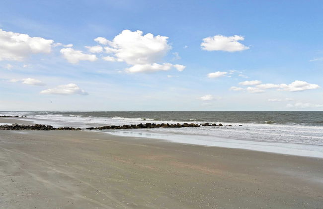 Oceanfront w/ Pool, Panoramic Deck Views, 5bdr Folly Ocean Breeze by Avantstay - Foto 79