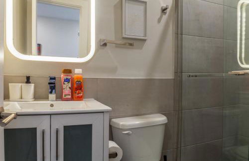 2-Bed&2-BathWDCentralKitchenWifiDesk - Foto 10