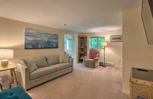 House with Balcony about 5 Mi to Cranmore Resort! - Photo 17