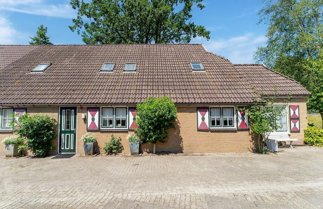 Group Home in Giethoorn With Waterside Terrace - Photo 38