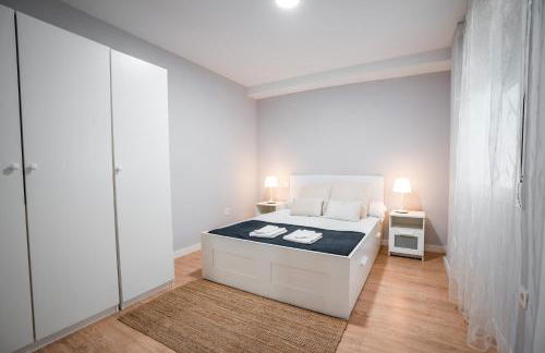 Apartamento turístico con 3 dormitorios en Granada QH Estación de Tren - Photo 9