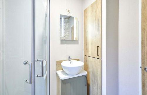 Peace Lodge with Hot Tub - Foto 14