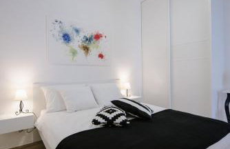 British Square - Stylish Apartment with Private Parking - Foto 14