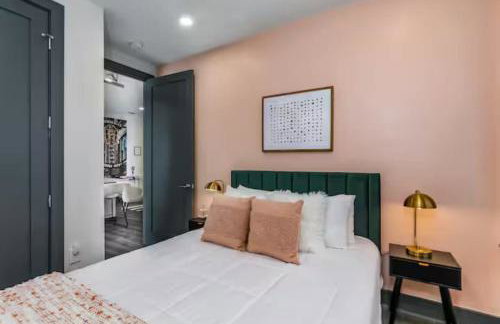 Nashville Oasis at The Muse Modern 2BR with Balcony Rooftop Views - Foto 8