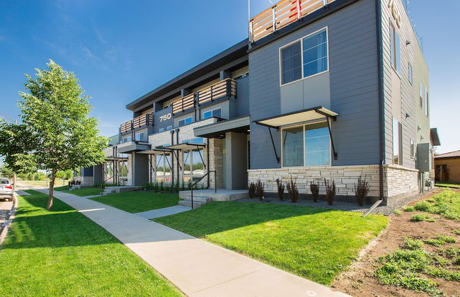 Swanky Townhome Near Old Town, Breweries and River - Foto 43