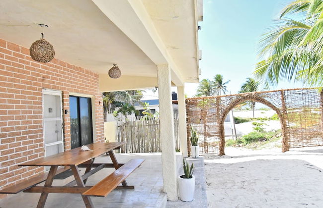 Arena y Mar Beachfront House, El Cuyo by The Spot Rentals - Foto 26
